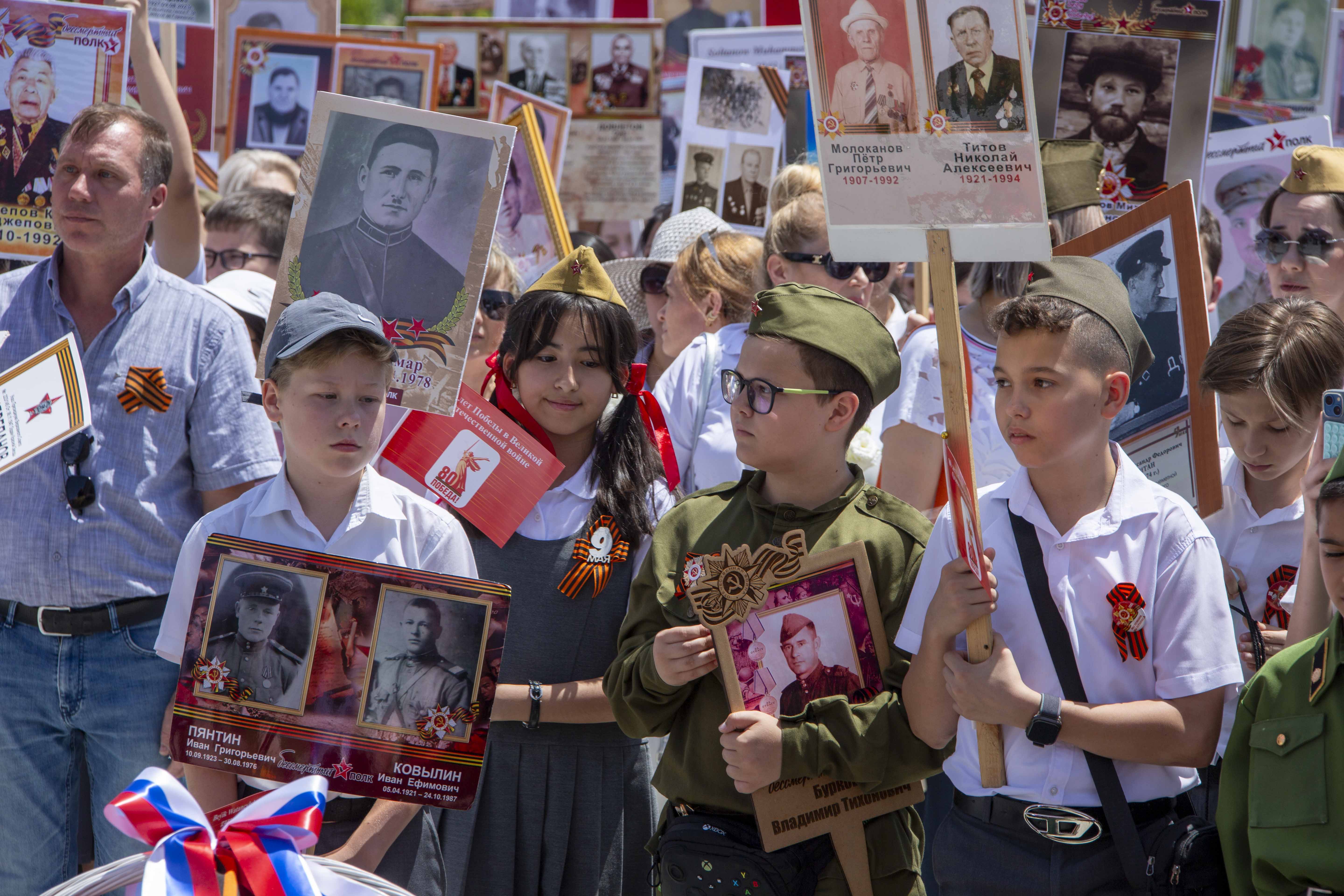 У мемориального комплекса «Народная память» прошла акция «Бессмертный полк»